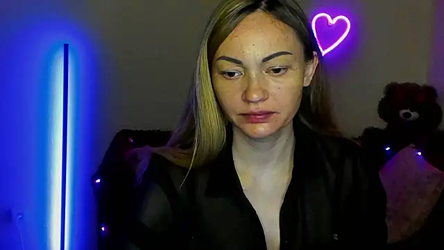 Snapshot of BlondMikey22 chatting on 4, 6, 2026 BlondMikey22 online show from 4, 6, 2026