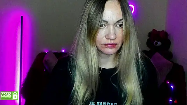 Snapshot of BlondMikey22 chatting on 7, 2, 2026 BlondMikey22 online show from 7, 2, 2026