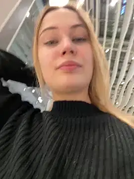 Snapshot of blonde_exe chatting on 22, 2, 2026 blonde exe online show from 22, 2, 2026