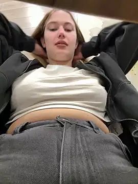 blonde exe online show from 4, 4, 2026