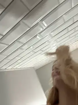 Snapshot of blonde_exe chatting on 28, 2, 2026 blonde exe online show from 28, 2, 2026