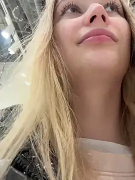 Snapshot of blonde_exe chatting on 21, 2, 2026 blonde exe online show from 21, 2, 2026