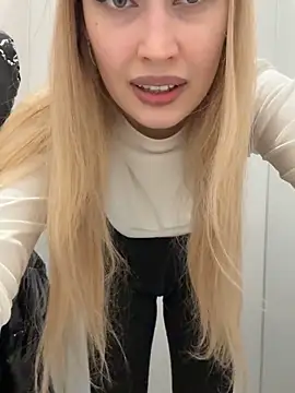 Snapshot of blonde_exe chatting on 12, 2, 2026 blonde exe online show from 12, 2, 2026