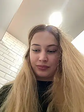 Snapshot of blonde_exe chatting on 27, 2, 2026 blonde exe online show from 27, 2, 2026