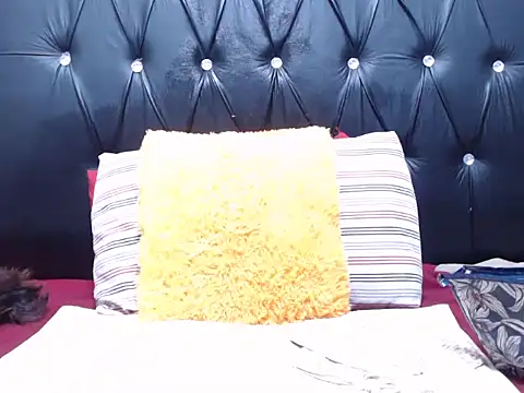 Snapshot of MissConniexxx chatting on 13, 2, 2026 MissConniexxx online show from 13, 2, 2026