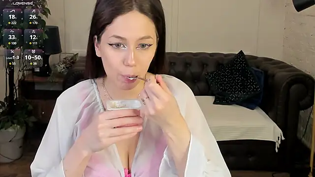 laylaura online show from 27, 3, 2026