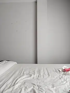 Lyonette reading1 online show from 16, 4, 2026