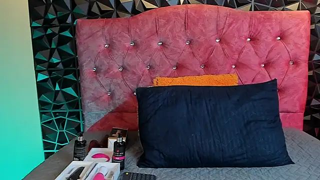 karenwild 1 online show from 1, 6, 2026