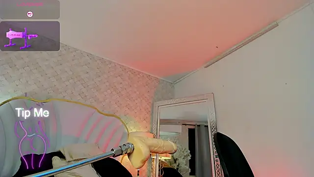 YazminJenner online show from 7, 4, 2026