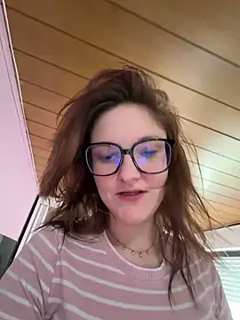 ViviLuu online show from 20, 3, 2026