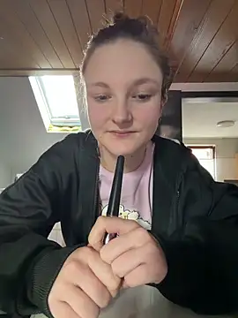 ViviLuu online show from 16, 3, 2026