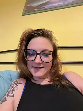 ViviLuu online show from 10, 4, 2026