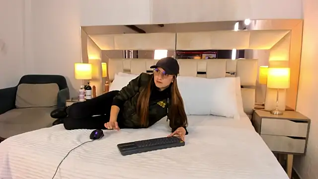 Snapshot of EloiseClairmont chatting on 28, 2, 2026 EloiseClairmont online show from 28, 2, 2026