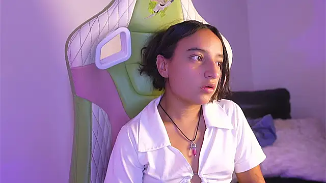  emily jonexs online show from 28, 5, 2026