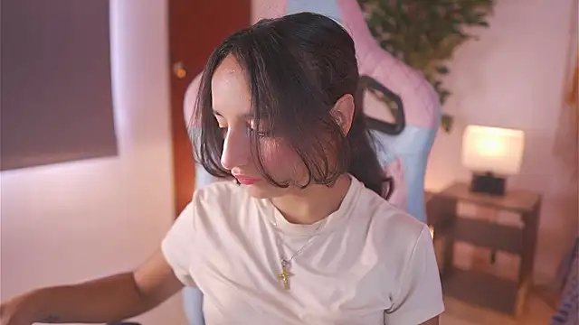  emily jonexs online show from 5, 2, 2026