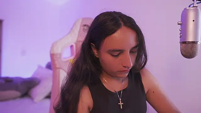  emily jonexs online show from 10, 3, 2026