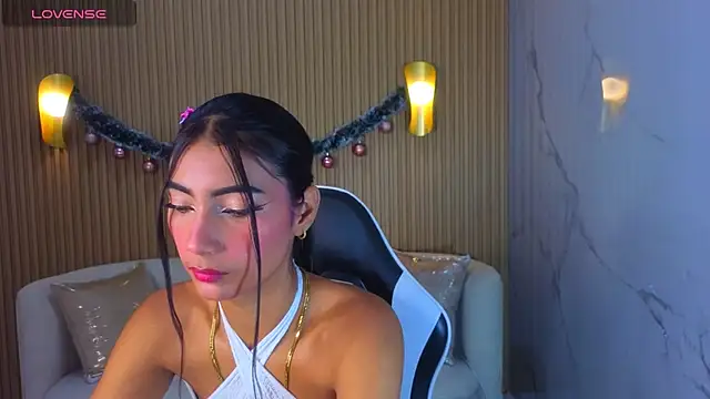 Snapshot of Perla_Moon_Tx chatting on 7, 2, 2026 Perla Moon Tx online show from 7, 2, 2026