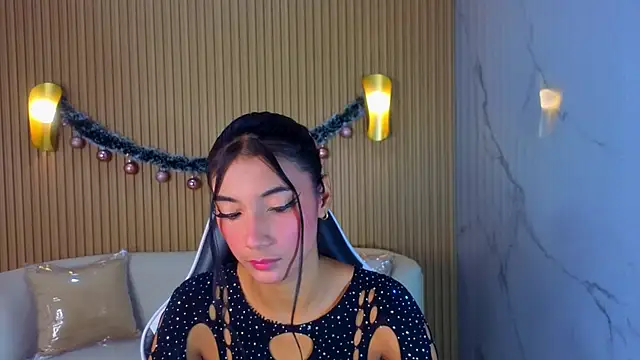 Snapshot of Perla_Moon_Tx chatting on 6, 2, 2026 Perla Moon Tx online show from 6, 2, 2026