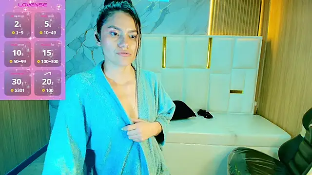 Snapshot of rox_luxury_tf chatting on 31, 5, 2026 rox luxury tf online show from 31, 5, 2026