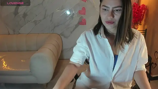 Snapshot of rox_luxury_tf chatting on 24, 2, 2026 rox luxury tf online show from 24, 2, 2026