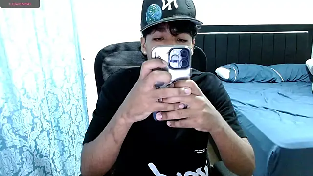 Pedestal diamant online show from 14, 3, 2026