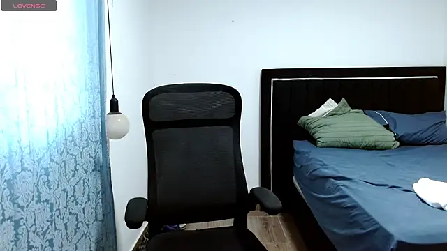 Pedestal diamant online show from 8, 3, 2026