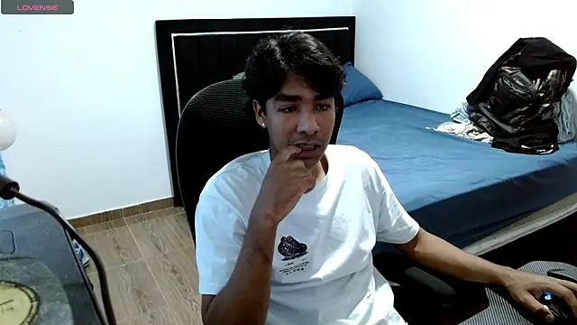 Pedestal diamant online show from 18, 2, 2026