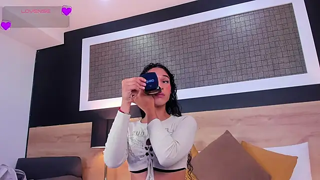 Chloee  Adams online show from 24, 3, 2026