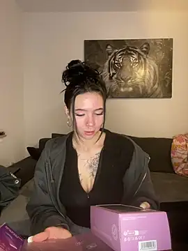 Snapshot of zoeelovee chatting on 9, 2, 2026 zoeelovee online show from 9, 2, 2026