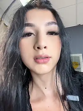 BadLilAngelXXX online show from 10, 4, 2026