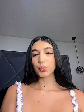 BadLilAngelXXX online show from 13, 3, 2026