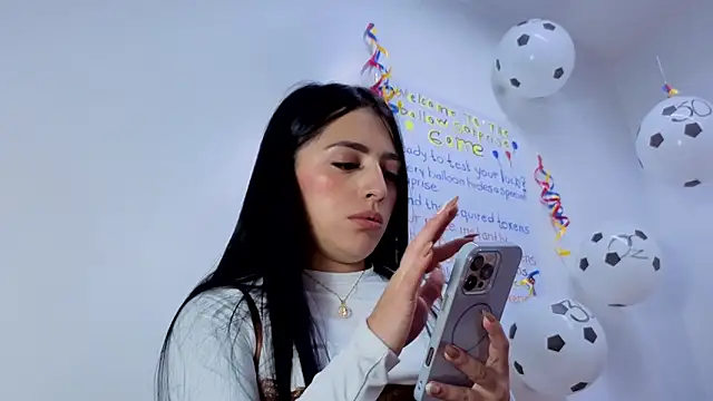 Snapshot of Julieta-Horny- chatting on 16, 6, 2026 Julieta-Horny- online show from 16, 6, 2026
