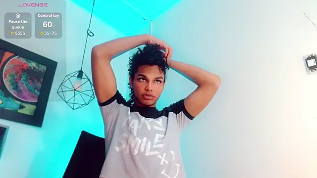 Snapshot of Zonce_shimer chatting on 25, 2, 2026 Zonce shimer online show from 25, 2, 2026