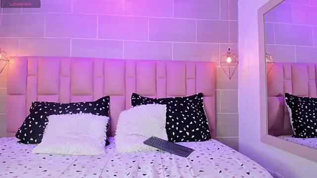 Naomi-Thompson online show from 21, 2, 2026