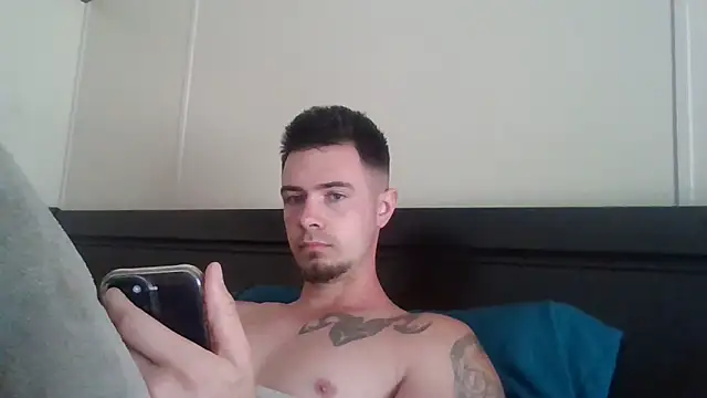 Snapshot of midnightsinz chatting on 4, 5, 2026 midnightsinz online show from 4, 5, 2026
