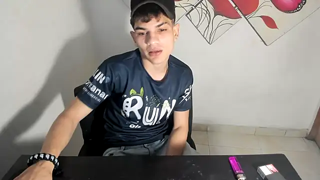 Jesshot bigcock20cm online show from 23, 5, 2026