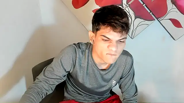 Jesshot bigcock20cm online show from 3, 6, 2026