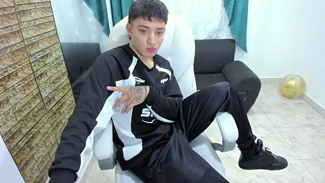 Snapshot of Wesleey-Boy chatting on 10, 2, 2026 Wesleey-Boy online show from 10, 2, 2026