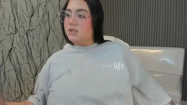 Snapshot of mady_musex chatting on 24, 2, 2026 mady musex online show from 24, 2, 2026