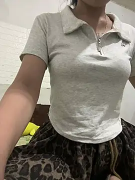DoliceGirl2k online show from 3, 5, 2026