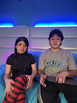 Snapshot of EmilyAndAndrew chatting on 16, 2, 2026 EmilyAndAndrew online show from 16, 2, 2026