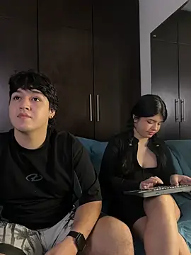 Snapshot of EmilyAndAndrew chatting on 22, 2, 2026 EmilyAndAndrew online show from 22, 2, 2026