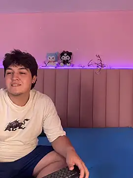 EmilyAndAndrew online show from 3, 5, 2026