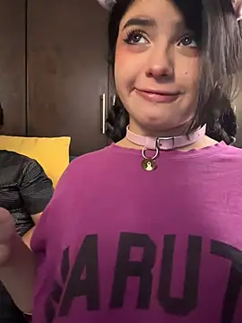 Snapshot of EmilyAndAndrew chatting on 20, 2, 2026 EmilyAndAndrew online show from 20, 2, 2026