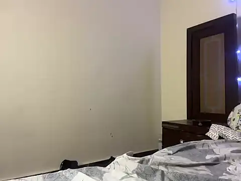 Hersheykaur online show from 16, 4, 2026