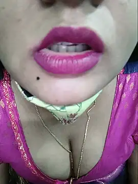 Snapshot of Tamilkannadacouple chatting on 13, 5, 2026 Tamilkannadacouple online show from 13, 5, 2026