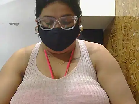 GangbangCouple online show from 18, 5, 2026