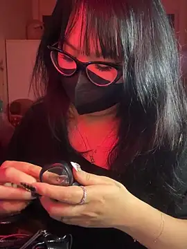 HaleyKin online show from 25, 3, 2026