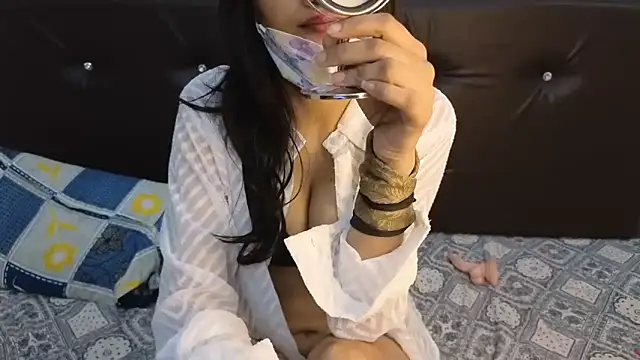 KavyaCurves online show from 5, 4, 2026