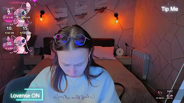  Kiki angel  online show from 12, 4, 2026